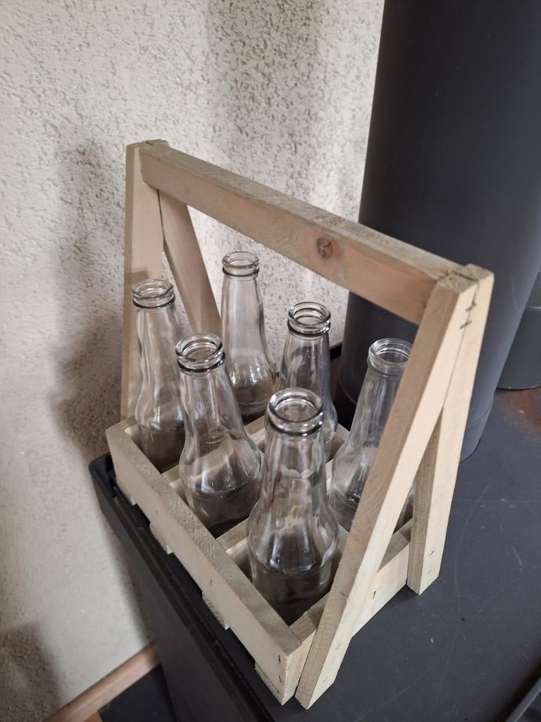 Houten krat,vazen,glazen vaasjes,bloemen,tuin,decoratie,, Ophalen