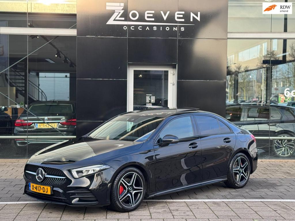 Mercedes-Benz A-klasse 200 Launch Edition Premium Plus AMG, Gebruikt, 4 cilinders, 690 kg, 19 km/l