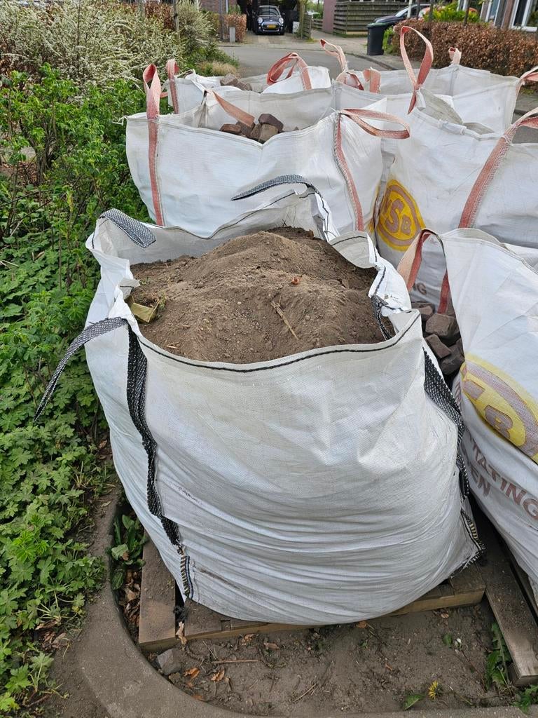 MOET WEG Rijke teelaarde 1 m3, Tuin en Terras, Aarde en Mest, Ophalen, Tuinaarde