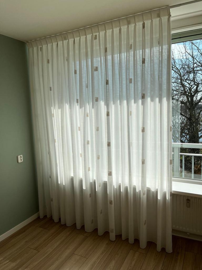 Gordijnen in between hoogte kmr  2.61 breedte kmr 3.87, Ophalen, 200 cm of meer, Wit, Zo goed als nieuw
