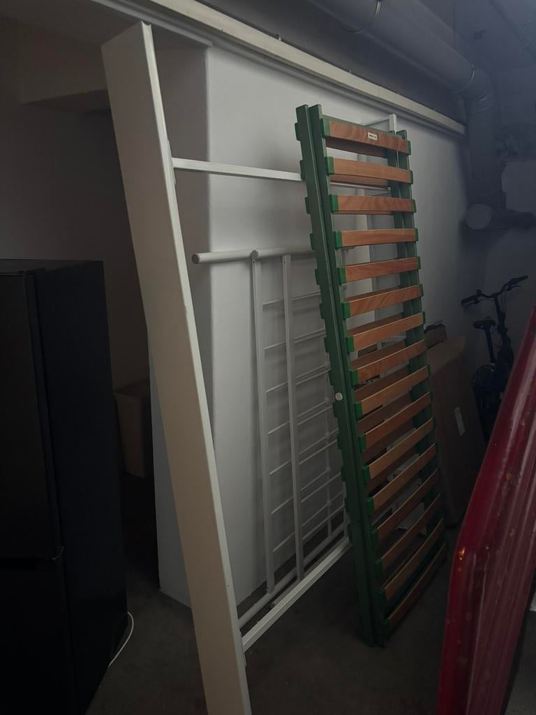 Gratis af te halen, wit metalen bed, Ophalen, Gebruikt, Wit, Tweepersoons