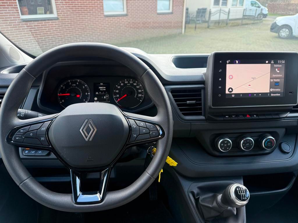 Renault TRAFIC 2.0 Blue dCi 130 T29 zeer nette auto L2H1 Sta, Auto's, Voorwielaandrijving, 15 km/l, Gebruikt, Euro 6