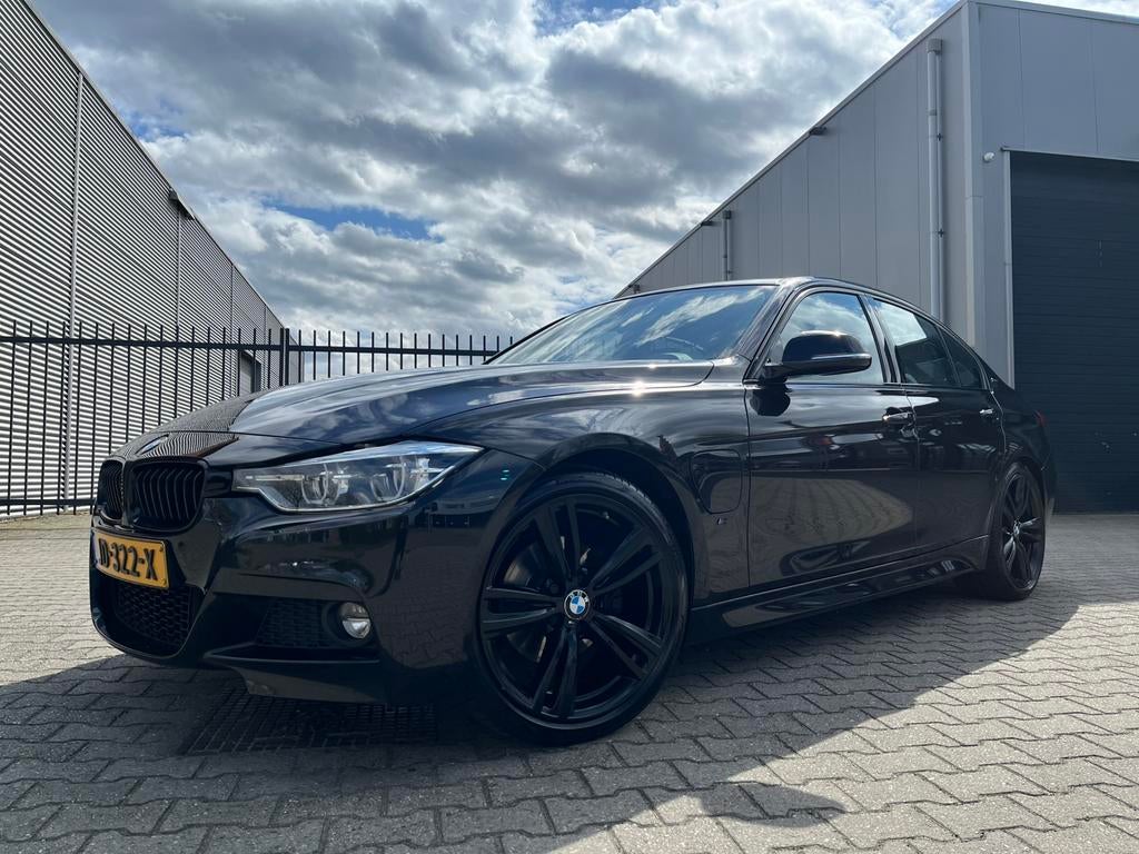 BMW 330e F30 ///M pakket-led-navi-19 inch, Auto's, 1998 cc, Achterwielaandrijving, Alcantara, Zwart