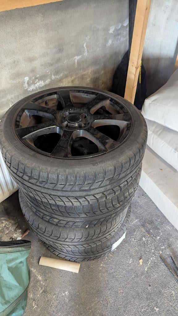 Zwarte velgen 4x100 met winterbanden 17 inch, Auto-onderdelen, Banden en Velgen, Ophalen, Banden en Velgen, 17 inch, 205 mm