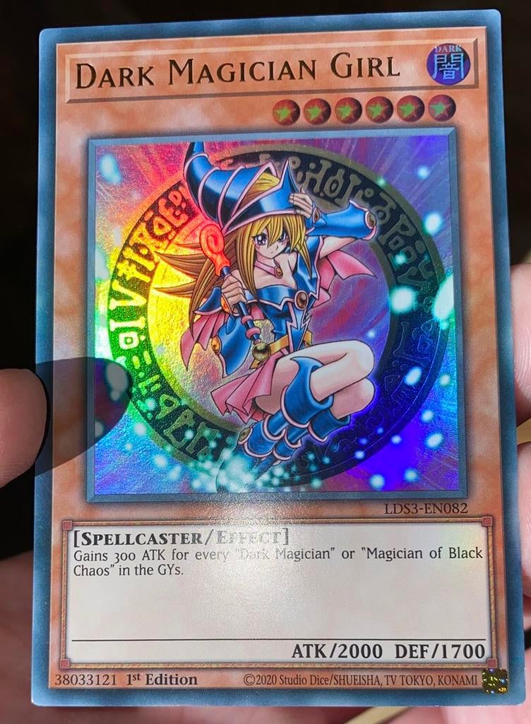 Yu-Gi-Oh! Dark Magician Girl LDS3 1st Edition !, Hobby en Vrije tijd, Verzamelkaartspellen | Yu-gi-Oh!, Ophalen of Verzenden, Zo goed als nieuw