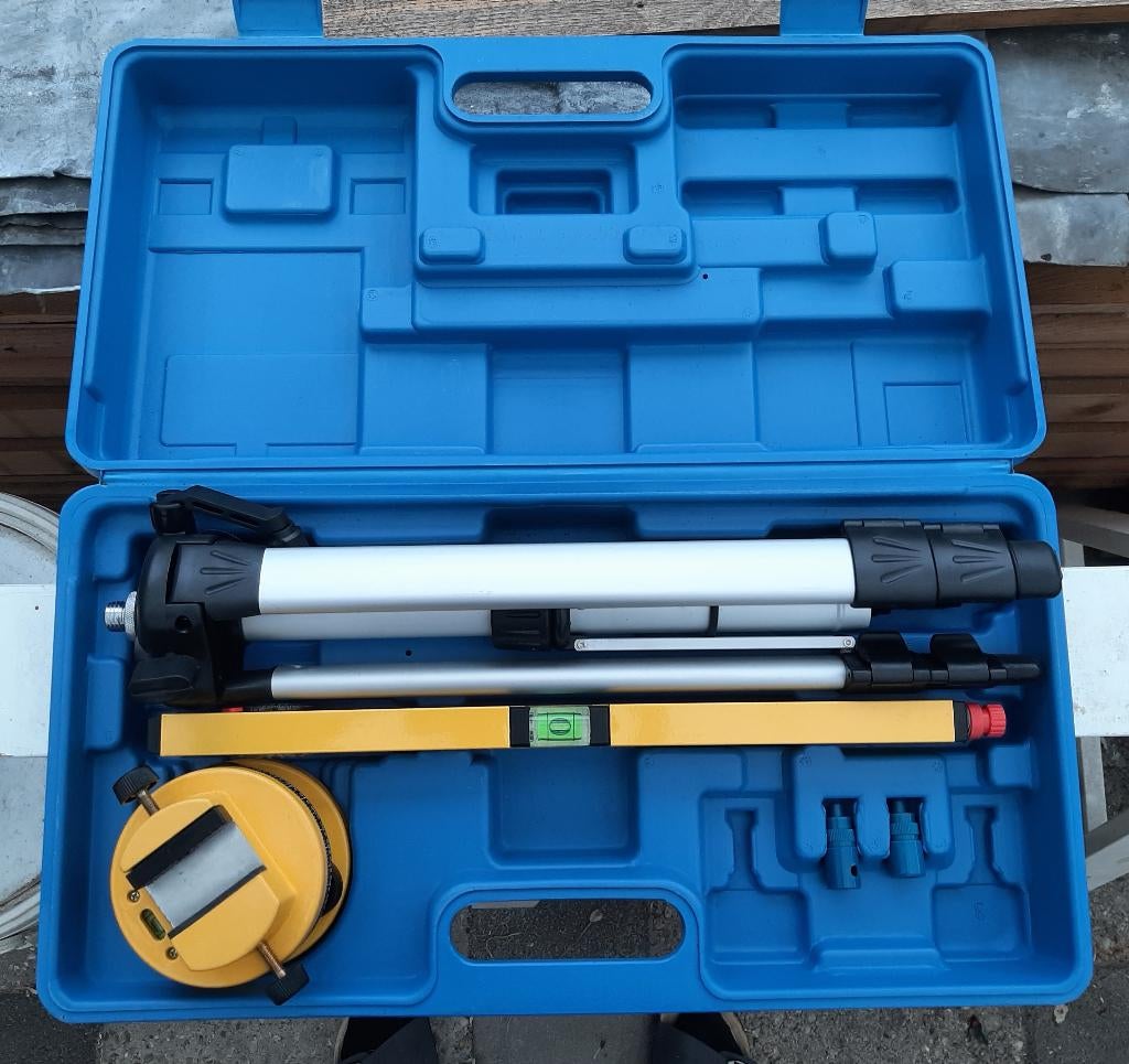 Powerfix Laser 670 Waterpas met Statief in Blauwe Koffer, Doe-het-zelf en Verbouw, Ophalen, Zo goed als nieuw