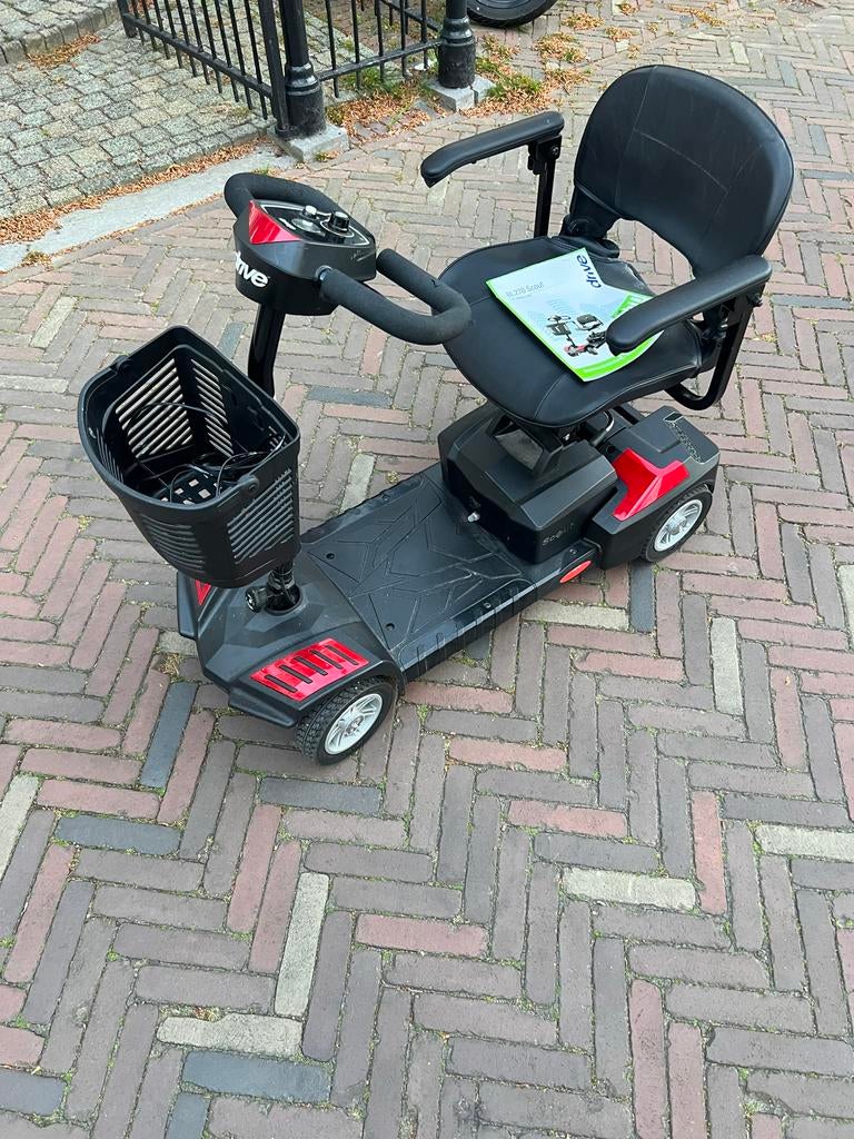 Opvouwbare Scootmobiel lichtgewicht, Diversen, Brommobielen en Scootmobielen, Ophalen of Verzenden, Zo goed als nieuw, 15 km of minder