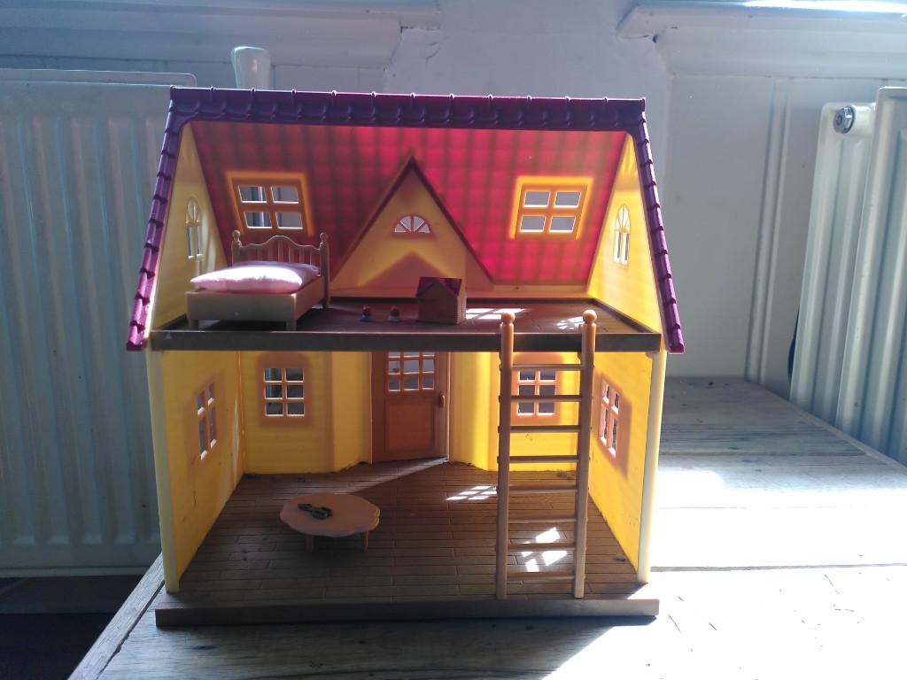 Huis en veel accessoires Sylvanian Families, Kinderen en Baby's, Speelgoed | Poppenhuizen, Zo goed als nieuw, Poppenhuis, Ophalen of Verzenden