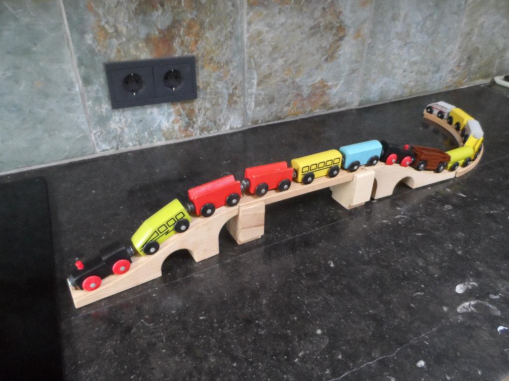 Uitgebreide houten Ikea spoorbaan., Ophalen, Zo goed als nieuw, Overige typen