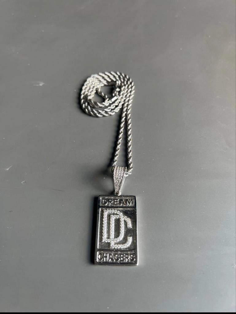 Zilverkleurige ketting met 'Dream Chasers' hanger, Ophalen of Verzenden, Zo goed als nieuw, Zilver, Overige materialen