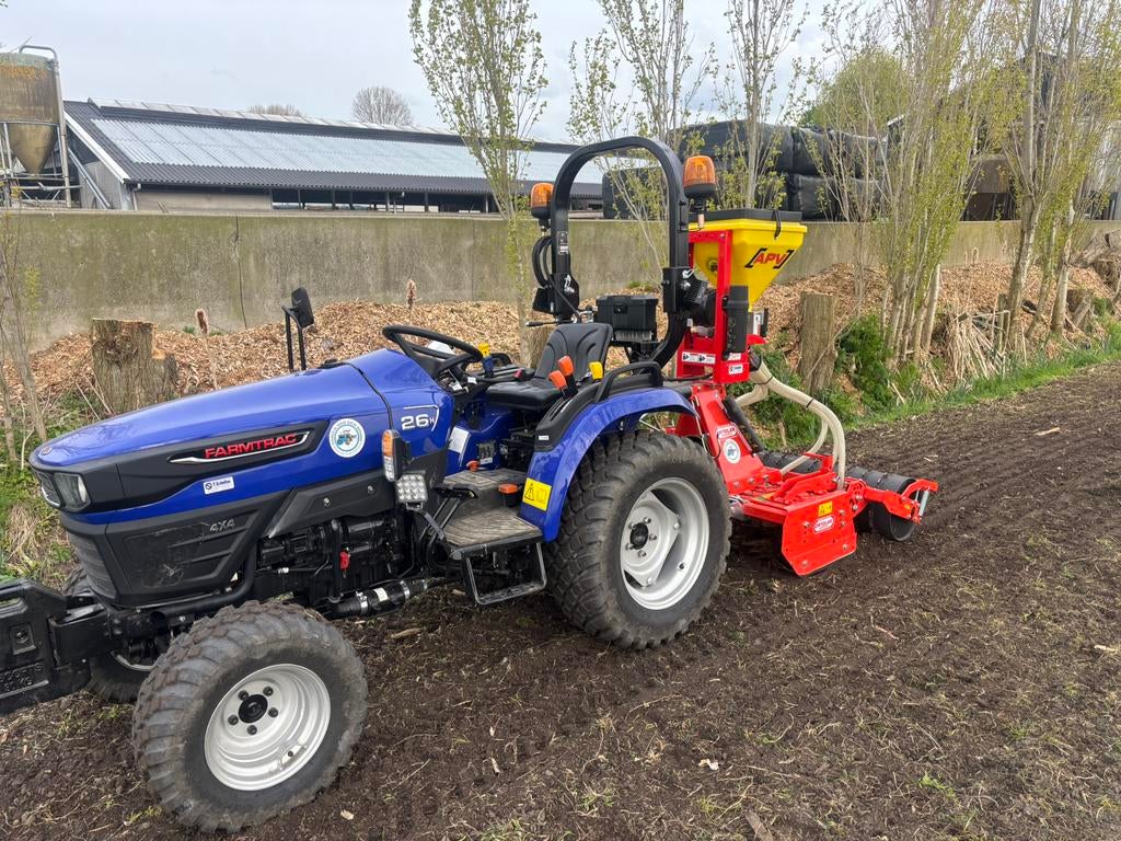 Mini-loonwerk met machinist tuin zaaien frezen klepelen, Tuinonderhoud of Snoeiwerk