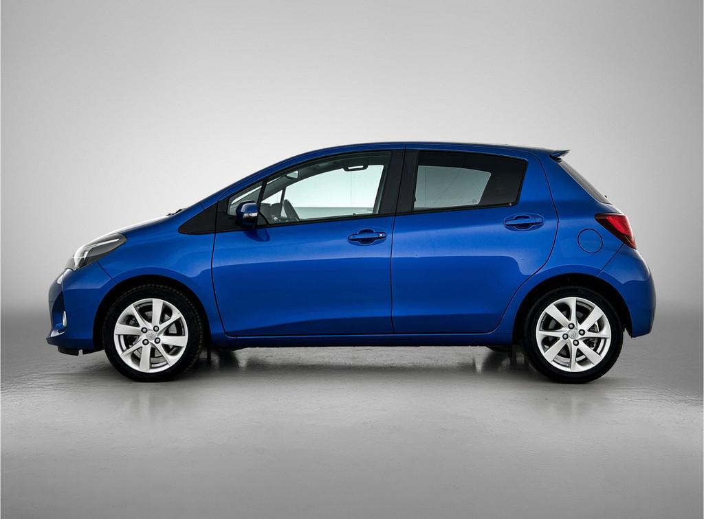 Toyota Yaris 1.5 Full Hybrid Dynamic (bj 2014, automaat), Auto's, 12 maanden, Gebruikt, 4 cilinders, Blauw