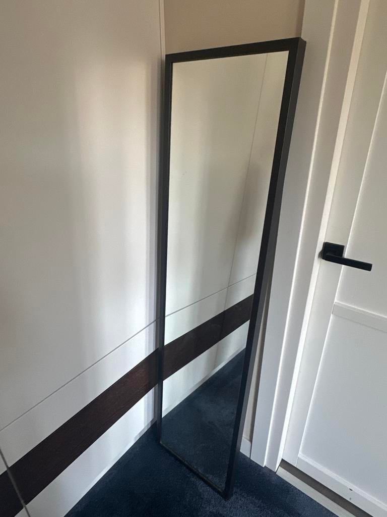 IKEA Stave spiegel met Zwart Frame, Huis en Inrichting, Woonaccessoires | Spiegels, Ophalen, Minder dan 50 cm, Gebruikt, 150 tot 200 cm