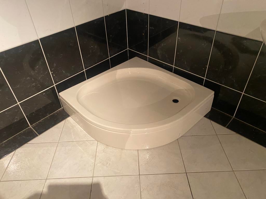 Nieuwe douchebakken – 125x104 cm – 5 stuks – per stuk of, Huis en Inrichting, Badkamer | Badkamermeubels, G, G, G, Overige typen