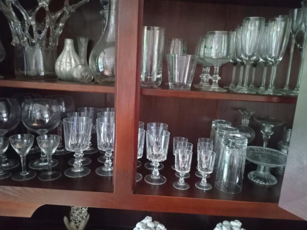 Diverse glazen en glaswerk, Ophalen