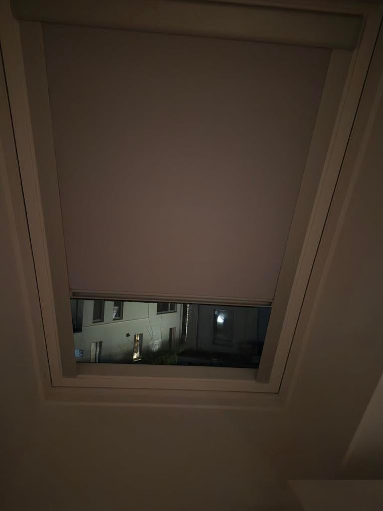 Keylite verduisterend rolgordijn 780x1180, Ophalen