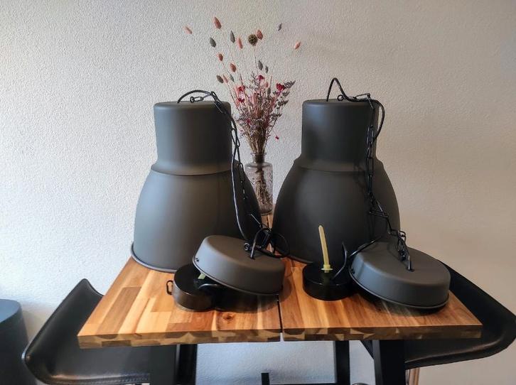 2x IKEA HEKTAR hanglamp – donkergrijs – ook los te koop, Huis en Inrichting, Lampen | Hanglampen, Zo goed als nieuw, Minder dan 50 cm