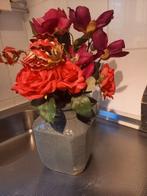 Kunst bloemstuk in stenen vaas, Huis en Inrichting, Ophalen, Zo goed als nieuw, Binnen