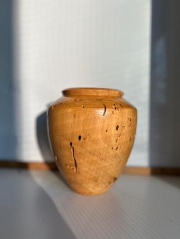 Woodturning vaas uit populier van Nikos Siragas Kreta beschikbaar voor biedingen