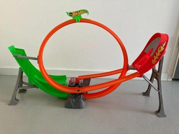 Hot Wheels Action Power Shift Raceway infinity loop FCF18 beschikbaar voor biedingen