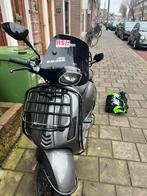 Vespa Sprint Porsche Agaatgrijs bouwjaar 2017, Ophalen, Gebruikt, Maximaal 45 km/u, Vespa S