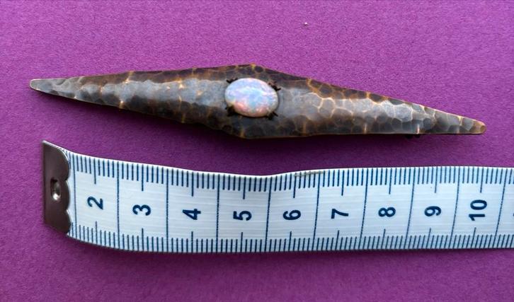 Vintage Broche met Opaal Amsterdamse School, Sieraden, Tassen en Uiterlijk, Broches, Gebruikt, Koper, Overige kleuren, 10 cm of meer