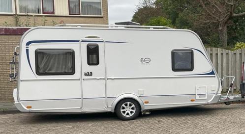 WILK Vida 450 HTD, zeer fraai, Caravans en Kamperen, Caravans, Bedrijf, tot en met 4, 1000 - 1250 kg, Rondzit, Wilk, Lengtebed