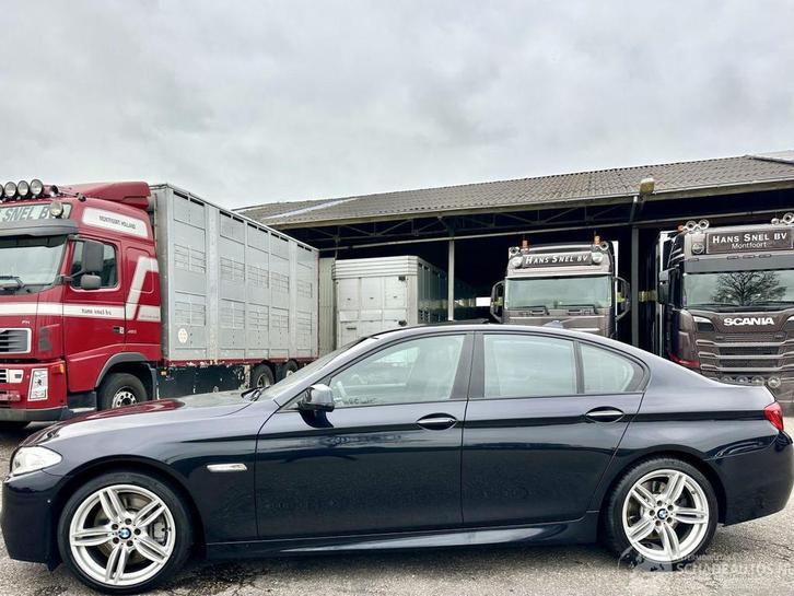 BMW 5 Serie 550i 4.4 V8 TwinTurbo 408pk 8-traps aut M-Sport, Auto diversen, Schadeauto's, BMW, Automaat, Benzine, Sedan, Blauw