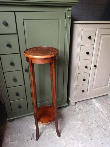 Plantentafel  beschikbaar voor biedingen