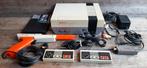 Nintendo Nes console met controllers ,Zapper gun en game, Ophalen of Verzenden, Gebruikt, Met 2 controllers, Met games