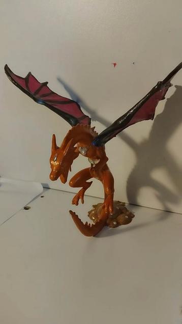3d geprinte draak beschikbaar voor biedingen