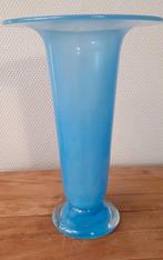 Mooie blauwe geblazen vaas, Antiek en Kunst, Antiek | Glas en Kristal, Ophalen of Verzenden