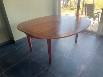 Ovale eettafel, uitschuifbaar beschikbaar voor biedingen