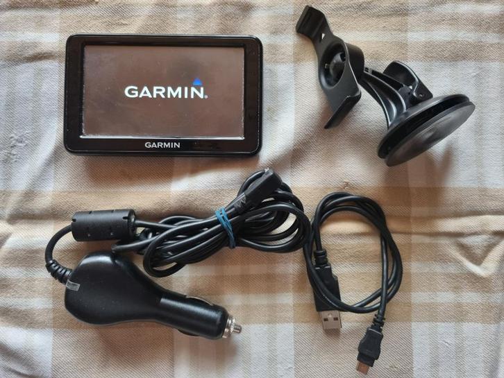 Garmin Nuvi 2445, Europa LMT, 16 GB uSD, kabels, houder, Auto diversen, Autonavigatie, Zo goed als nieuw, Ophalen of Verzenden