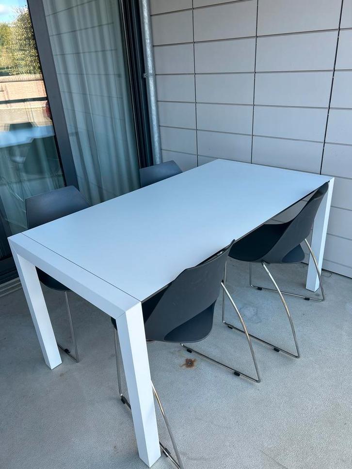Design Tafel (Kristalia) met Shark Stoelen, Huis en Inrichting, Complete eetkamers, Zo goed als nieuw, 4 tot 6 stoelen, Ophalen