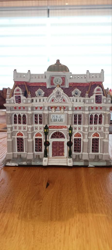 Lemax Public Library kerst kerstdorp kersthuisjes, Diversen, Kerst, Gebruikt, Ophalen
