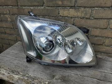 KOPLAMP RECHTS - Toyota Avensis - Model T25  beschikbaar voor biedingen