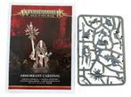 Warhammer AOS Flesh Eater Courts Abhorrant Cardinal, Warhammer, Ophalen of Verzenden, Zo goed als nieuw, .