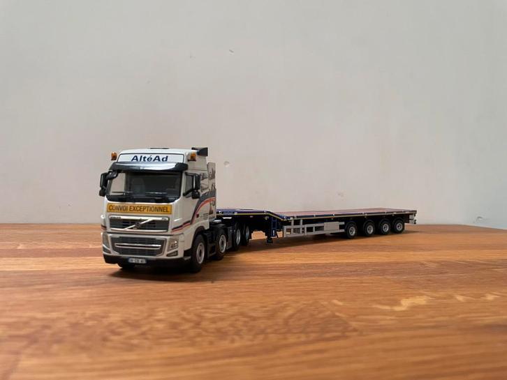 WSI Volvo FH3 Globetrotter 8x4 4-as Nooteboom Alté Ad 1:50, Hobby en Vrije tijd, Modelauto's | 1:50, Zo goed als nieuw, Bus of Vrachtwagen