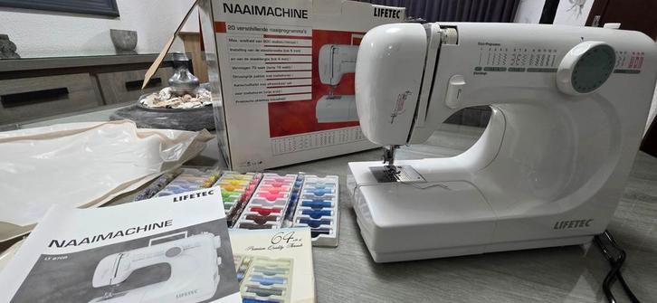 Nieuw Lifetec naaimachine compleet, Hobby en Vrije tijd, Naaimachines en Toebehoren, Ophalen of Verzenden
