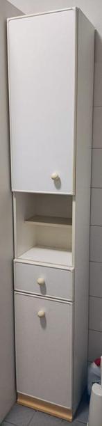 Witte hoge, smalle badkamerkast met wasmand, Huis en Inrichting, Badkamer | Badkamermeubels, Ophalen, (Half)hoge kast, Minder dan 50 cm
