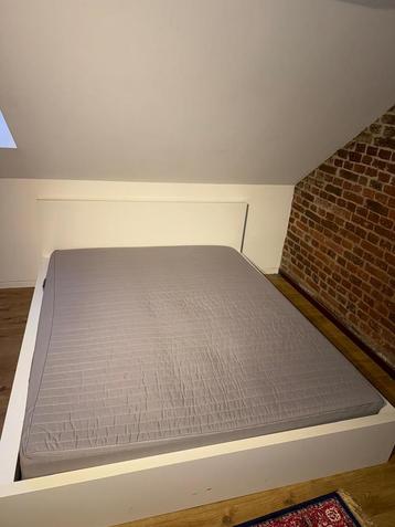 160x200 Bed Frame (white) + Mattress (grey)