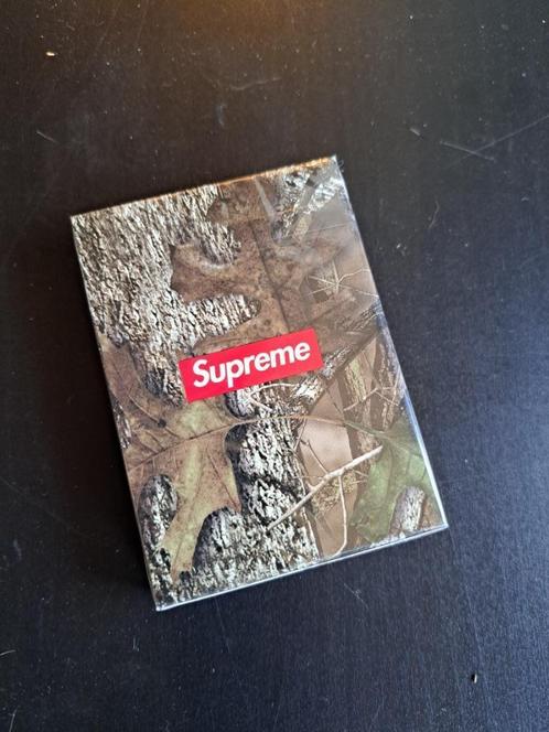 Supreme Camo Playing Cards - SS25 Week 7, Verzamelen, Speelkaarten, Jokers en Kwartetten, Nieuw, Speelkaart(en), Ophalen of Verzenden