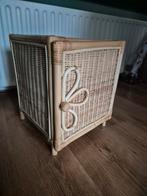 Rotan Nachtkastje met Deur, Huis en Inrichting, Kasten | Dressoirs, Overige materialen, Minder dan 50 cm, Ophalen of Verzenden