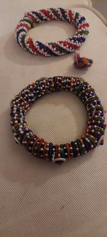 Rabari tribal armbanden uit Gujarat van kleine kraaltjes beschikbaar voor biedingen