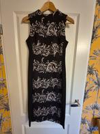 H&M zwarte kokerjurk met roze bloemige details, maat 38, Maat 38/40 (M), H&M, Zwart, Ophalen of Verzenden