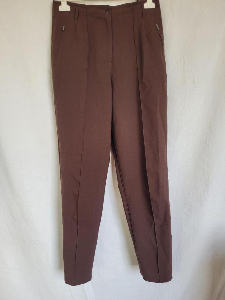 Bruine ouderwetse damesbroek bandplooi model mt 42, Kleding | Dames, Carnavalskleding en Feestkleding, Zo goed als nieuw, Kleding