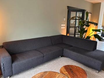 Gratis!!! Grijze hoekbank ophalen zaterdag 15 november beschikbaar voor biedingen