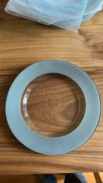 8 grijze glazen ronde borden, 34 cm diameter, Huis en Inrichting, Keuken | Servies, Ophalen of Verzenden, Bord(en), Overige stijlen