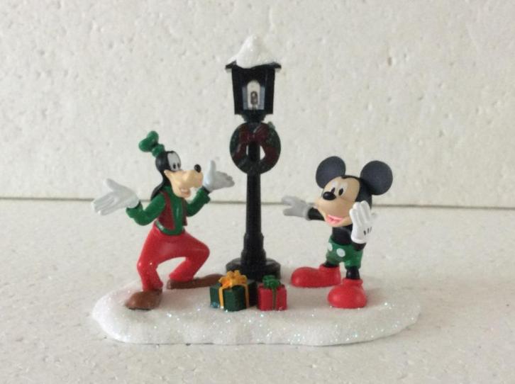 Disney Goofy en Mickey mouse - beeldje - kerstdorp, Verzamelen, Disney, Zo goed als nieuw, Beeldje of Figuurtje, Goofy of Pluto